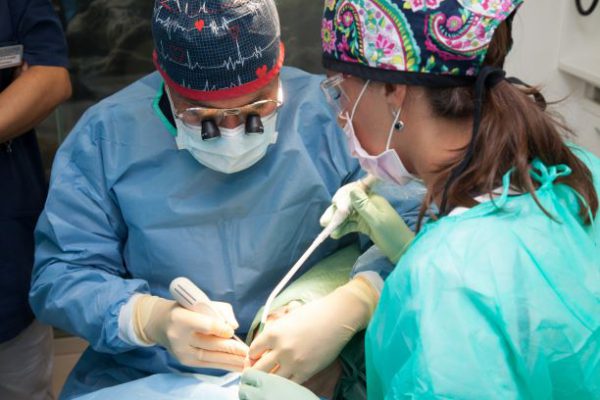 Implantología dental en Pontevedra: La revolución de la cirugía guiada (Destacado en Diario de Pontevedra)